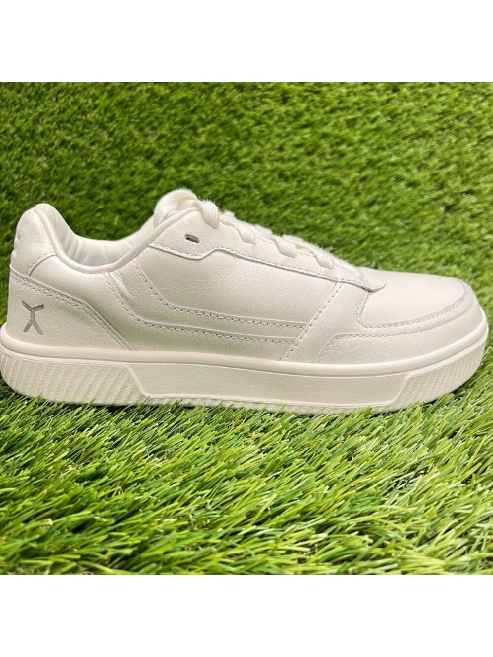 Flux Footwear Adapt Leather Trainer White Women Size 6.5 Athletic Shoes Sneakers